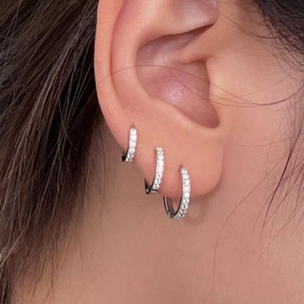 Kit 3 Argolas Douradas Cravejadas com Zircônias | Semijoia Antialérgica Banhada a Ouro 18K