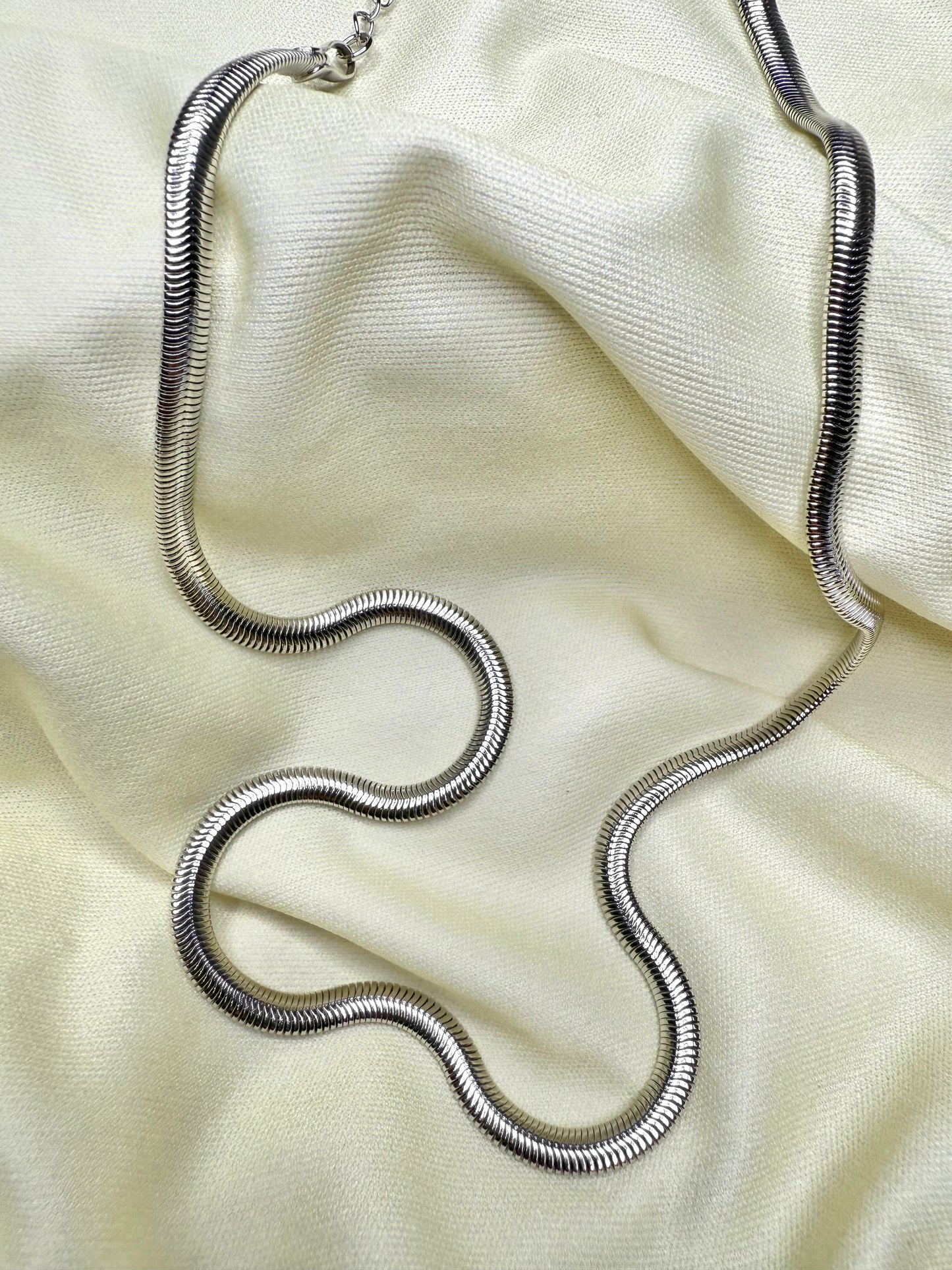 Corrente de Malha Prateada Banhada a Prata 50 Milésimos | Semijoia Unissex Antialérgica Cordão colar de malha