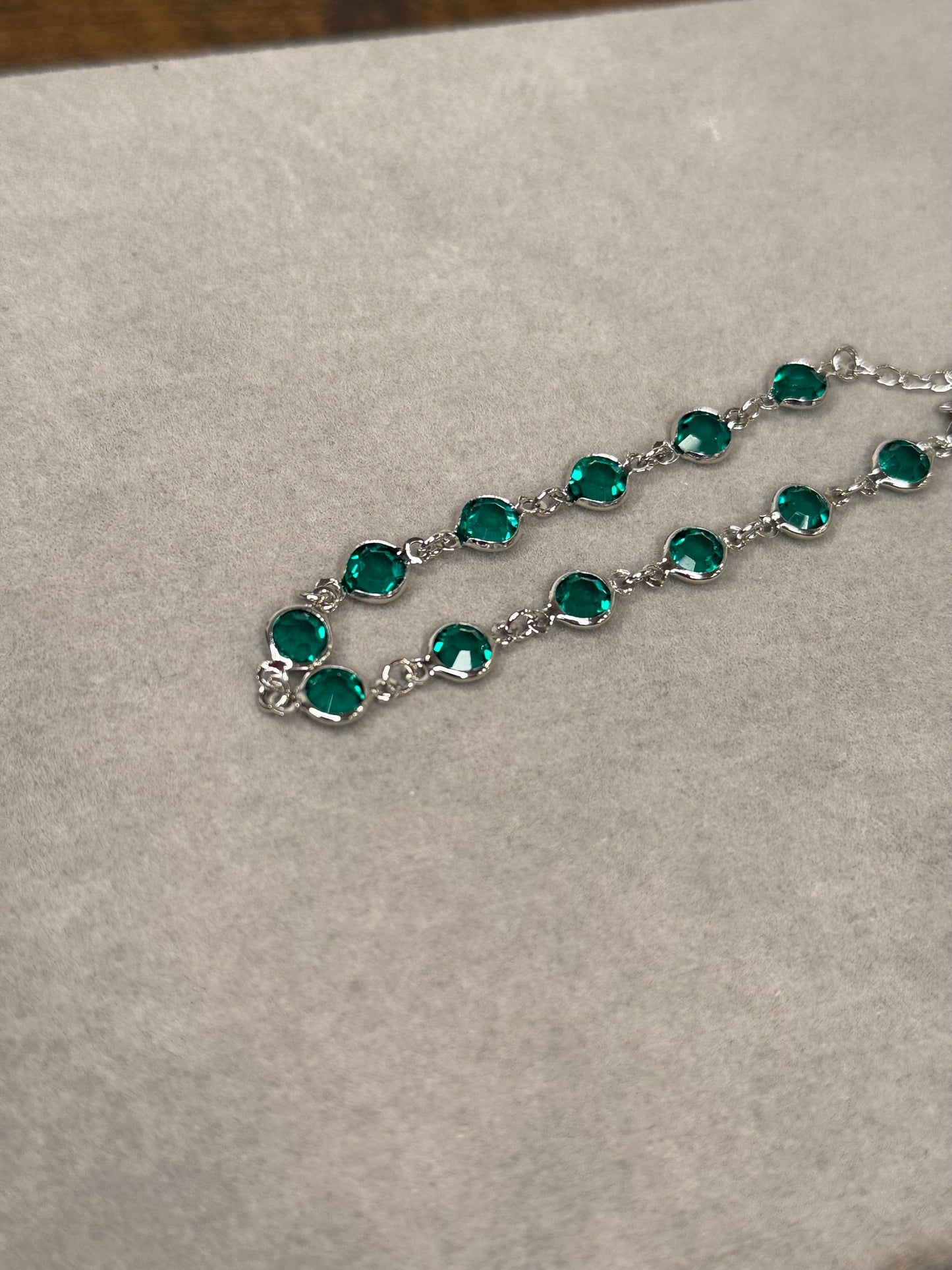 Pulseira Riviera com Zircônias Verdes e Banho de Prata 925 – Luxo e Sofisticação