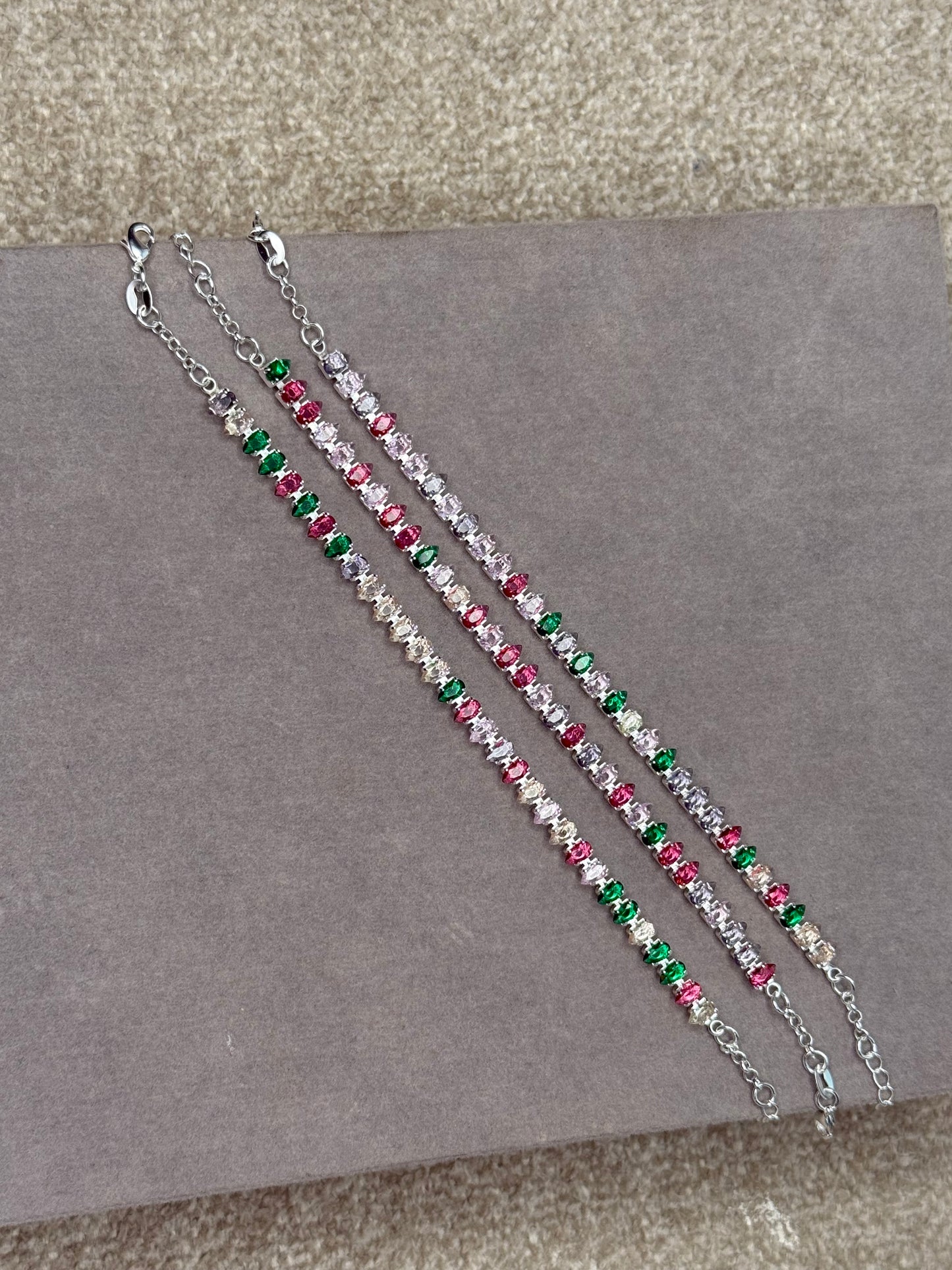 Pulseira Riviera Colorida com Zircônias – Banho de Prata e Ajustável
