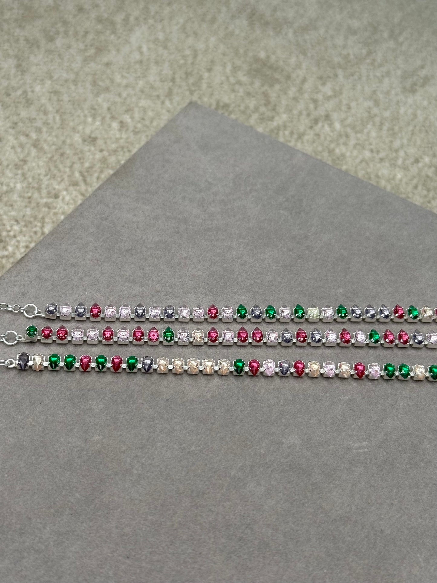 Pulseira Riviera Colorida com Zircônias – Banho de Prata e Ajustável