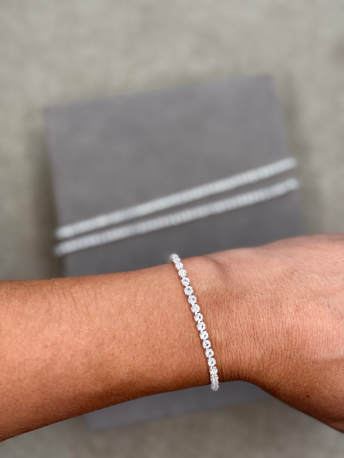 Pulseira Riviera Prata com Zircônias – Elegância Clássica e Brilho Intenso