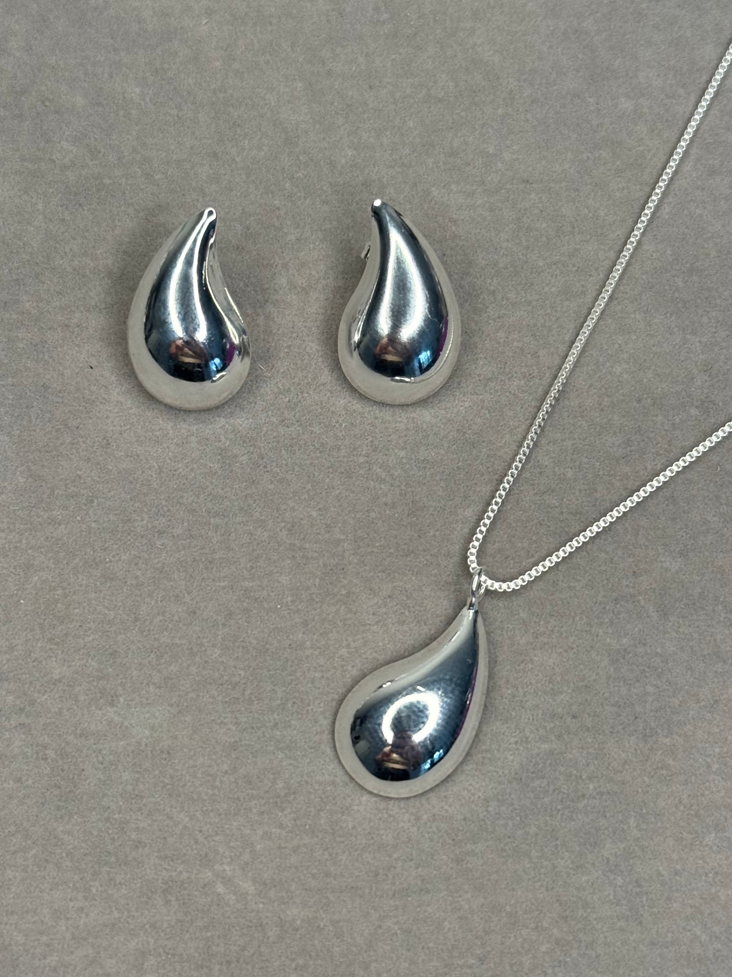 Conjunto Gota Minimalista  Banhado em Ródio