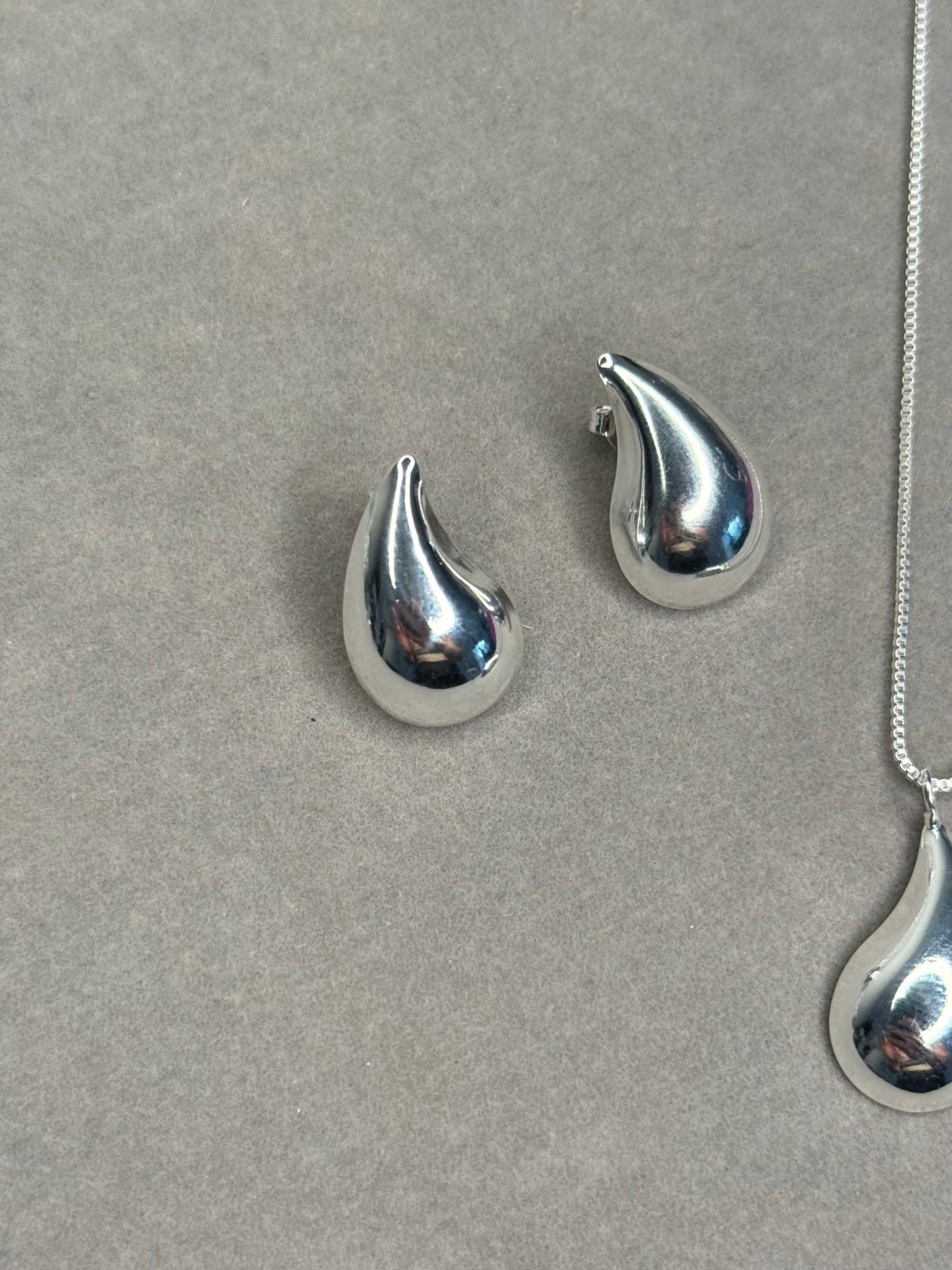 Conjunto Gota Minimalista  Banhado em Ródio