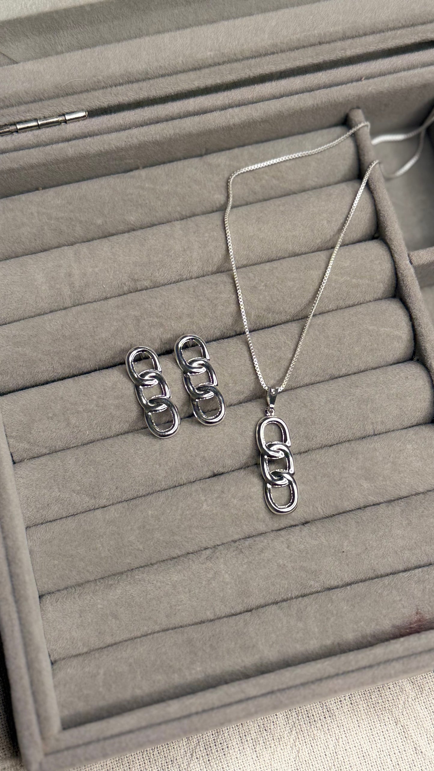 Conjunto Corrente e Brincos Elos Minimalistasl
