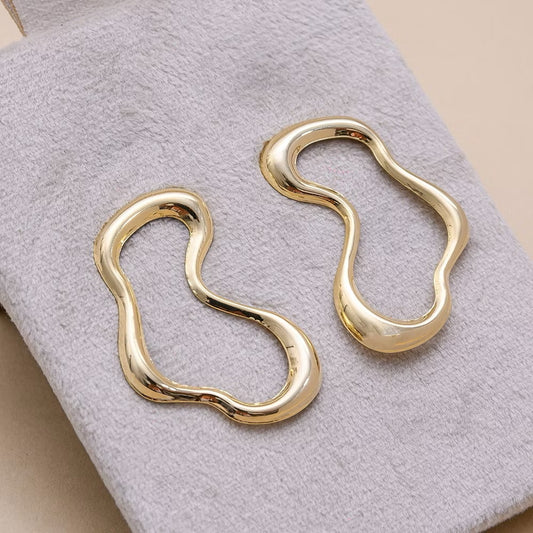 Brinco organico Brinco Vazado Orgânico Banhado a Ouro 18k – Estilo Escultura Moderna