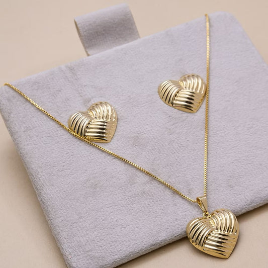 Conjunto Coração Folheado a Ouro e prata  – Colar e Brinco Delicados e Elegantes
